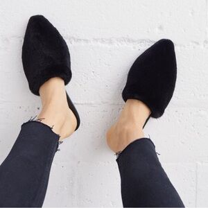 JENNI KAYNE BLACK SHEARLING POINTY MULES FLATS FUR size 39 US 9